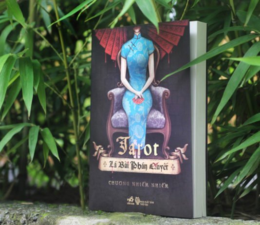 review sách Tarot lá bài phán quyết