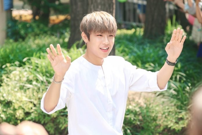 ...Woojin sẽ debut trong nhóm nhạc mới (Ảnh: Spin Out)