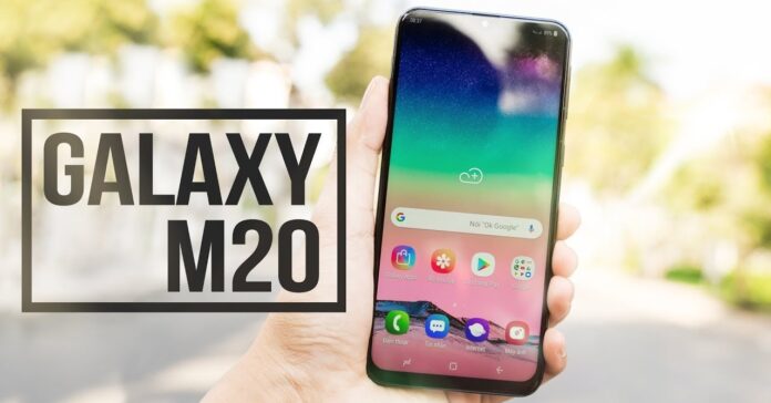 Màn hình có kích thước lớn của Galaxy M20