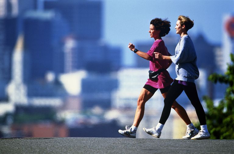 Tốc độ đi bộ lý tưởng để giảm cân là từ 5 - 6,5 km/h