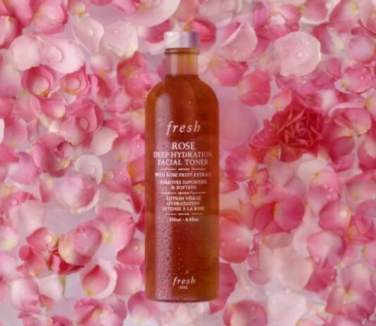 Review nước hoa hồng Fresh Rose Deep Hydration Facial Toner: Cấp ẩm và làm săn chắc da Review nước hoa hồng Fresh Rose Deep Hydration Facial Toner: Cấp ẩm và làm săn chắc da
