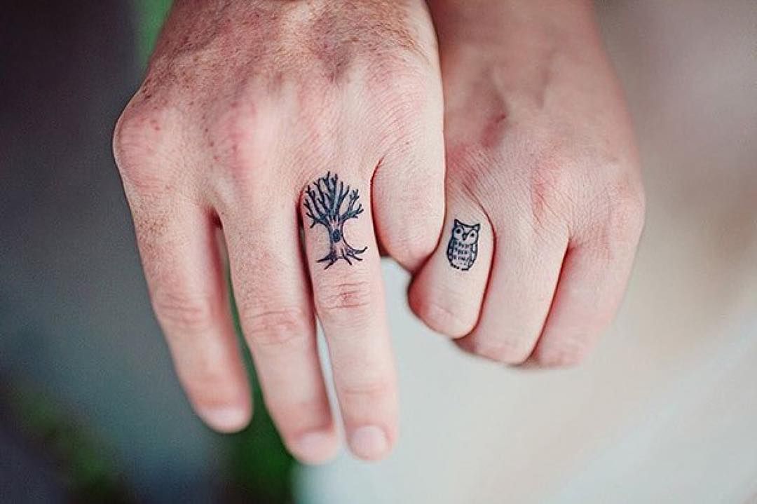 Với ý tưởng tattoo rings, bạn có thể tôn lên vẻ đẹp mạnh mẽ và cá tính của mình. Hãy cùng khám phá những ý tưởng hình xăm độc đáo này!