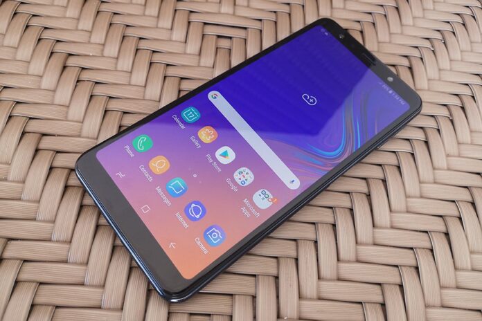 Màn hình sắc nét của Galaxy A7 (2018)