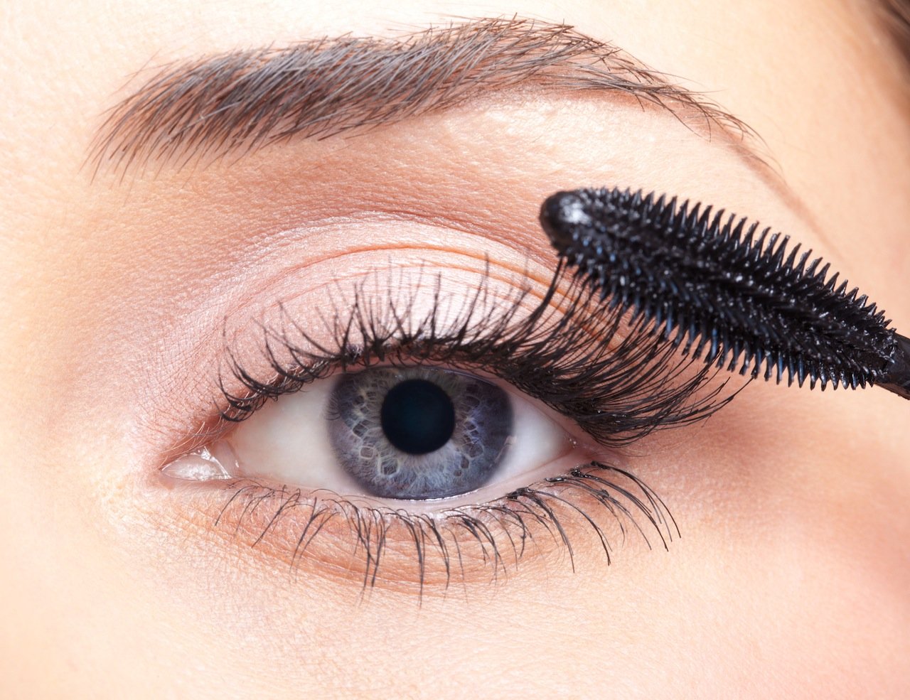 Cách chải mascara chuyên nghiệp cho đôi mắt đẹp hút hồn - BlogAnChoi