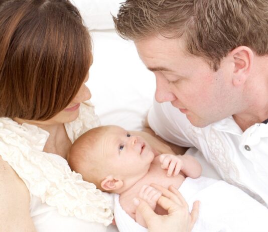 chăm sóc trẻ sơ sinh