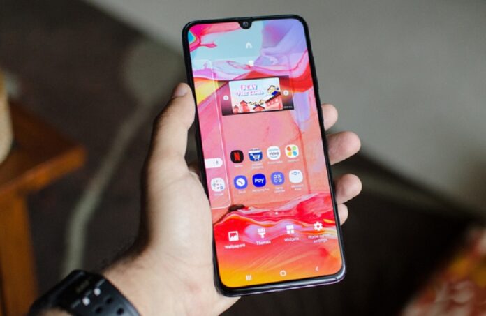 Màn hình cân đối thu hút ánh nhìn của Galaxy A70