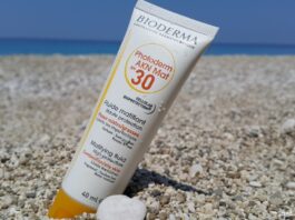 Review kem chống nắng cho da dầu mụn Bioderma Photoderm AKN Mat SPF 30 Review kem chống nắng Bioderma Photoderm AKN Mat SPF 30