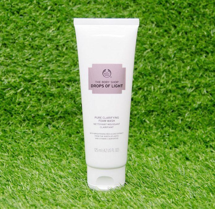 Sữa rửa mặt sáng da The Body Shop Drops Of Light Pure Clarifying Face Wash