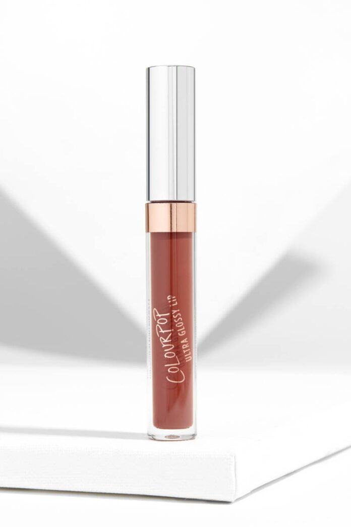 Thiết kế bên ngoài đồng nhất của các thỏi son đến từ nhà Colourpop (nguồn: Internet)