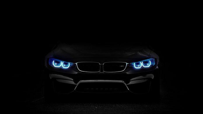 BMW là mẫu xe hướng về sự năng động, trẻ trung cho khách hàng.