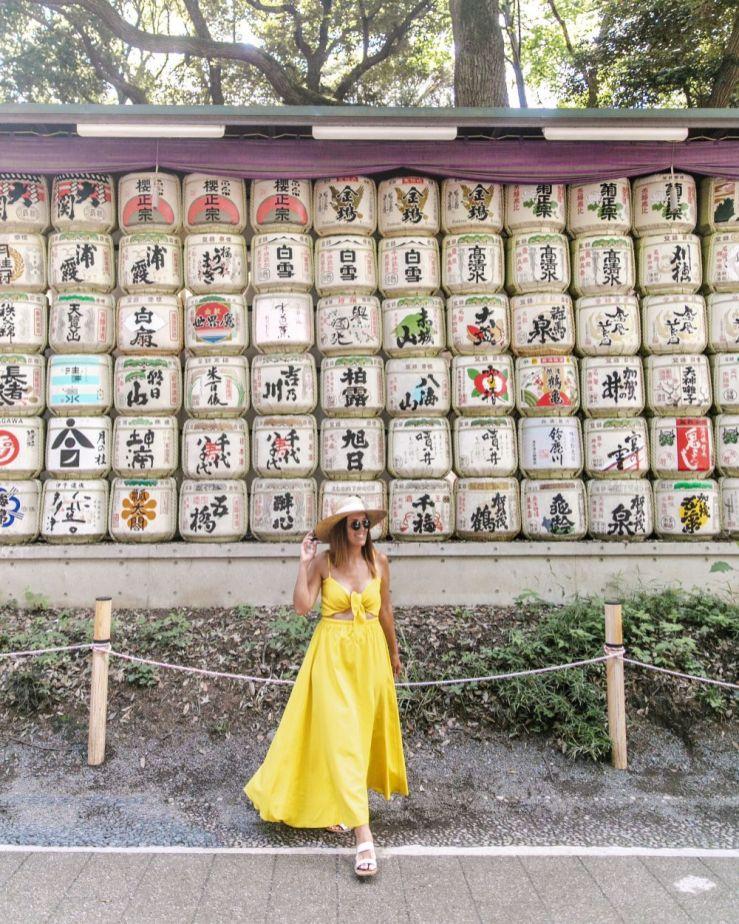 Bức tường Sake Barrels tại đền Meiji Jingu