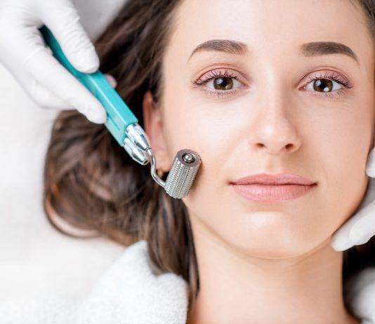 Hướng dẫn chăm sóc da mặt sau khi lăn kim, phi kim Hướng dẫn chăm sóc da đúng cách sau lăn kim, phi kim (Ảnh: Internet)