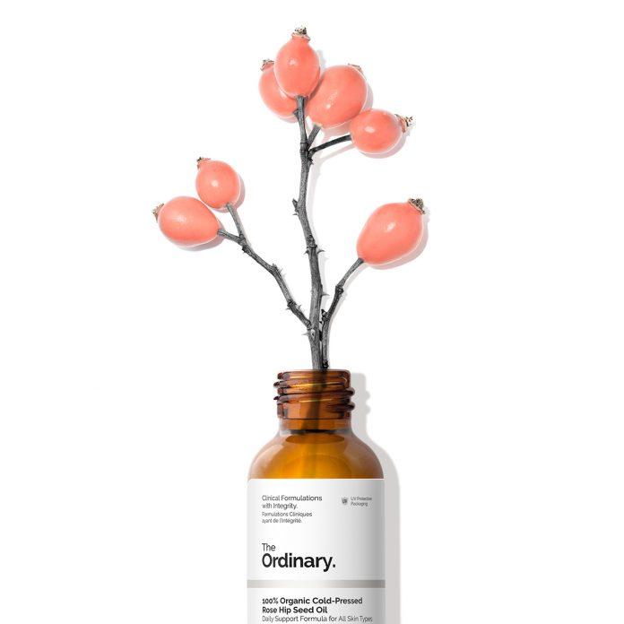 The Ordinary Rosehip Seed Oil giúp ngăn chặn các dấu hiệu lão hóa.(Nguồn: BlogAnChoi)