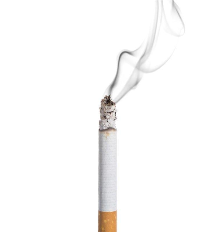 Sự mê tín khi cùng chăm ba điếu thuốc