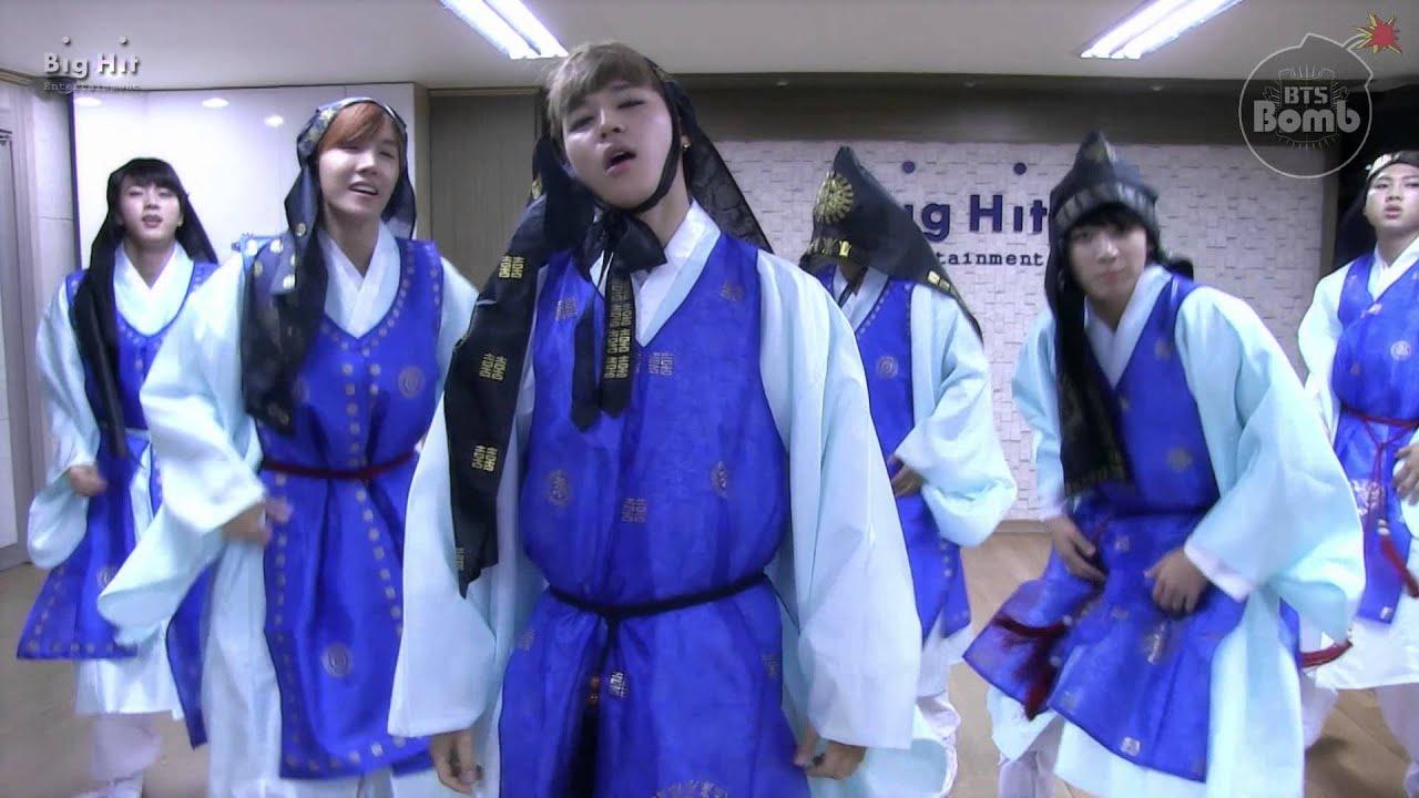 BTS và những lần khiến ARMY rung động trong trang phục truyền thống Hàn  Quốc - BlogAnChoi