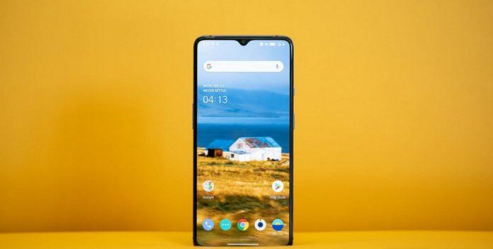 OnePlus 7T vẫn mang trên mình thiết kế màn hình giọt nước quen thuộc. Ảnh: internet