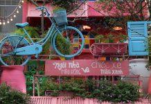 Quán cà phê đẹp check in tại Sài Gòn - Ngôi nhà màu hồng và chiếc xe màu xanh