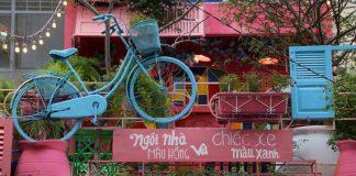 Quán cà phê đẹp check in tại Sài Gòn - Ngôi nhà màu hồng và chiếc xe màu xanh