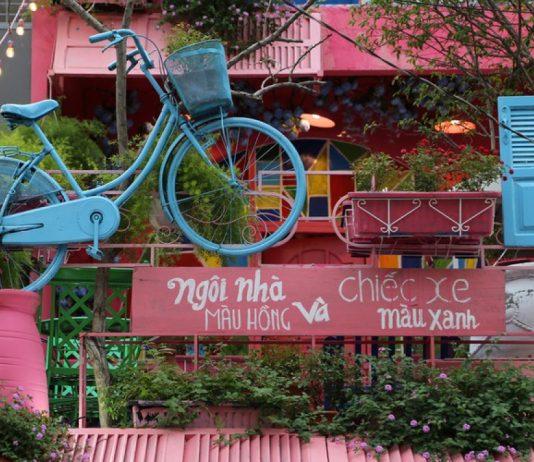 Quán Ngôi nhà màu hồng và chiếc xe màu xanh – quán cà phê đẹp đầy thơ mộng Quán cà phê đẹp check in tại Sài Gòn - Ngôi nhà màu hồng và chiếc xe màu xanh