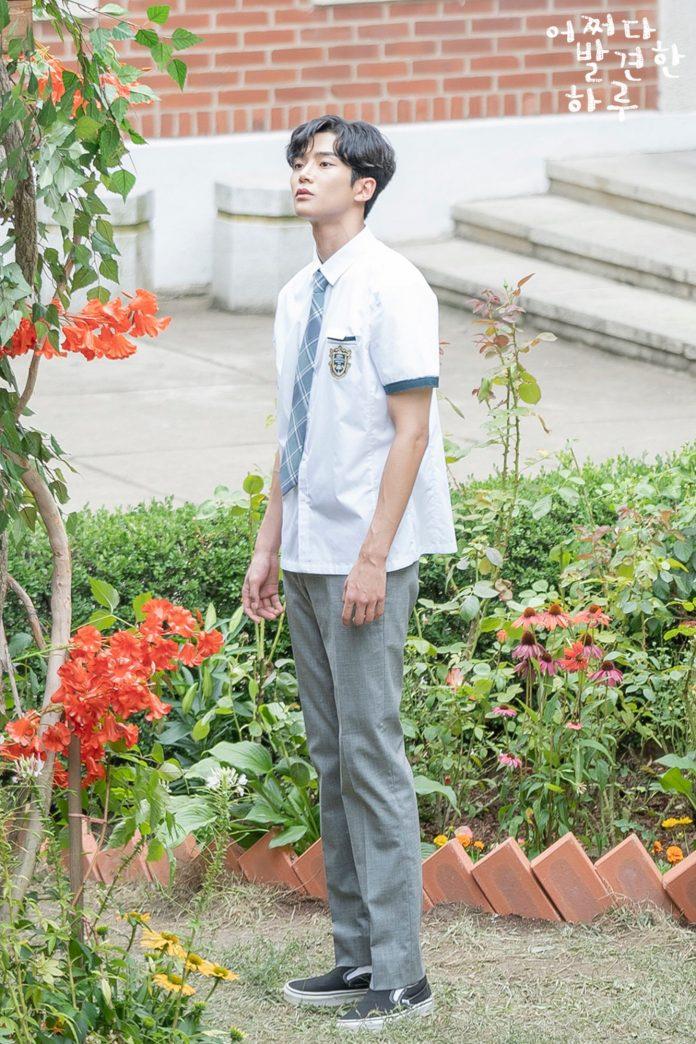 Ngắm nhìn dàn nam thần điển trai, chân dài khiến hội chị em mê mẩn ...