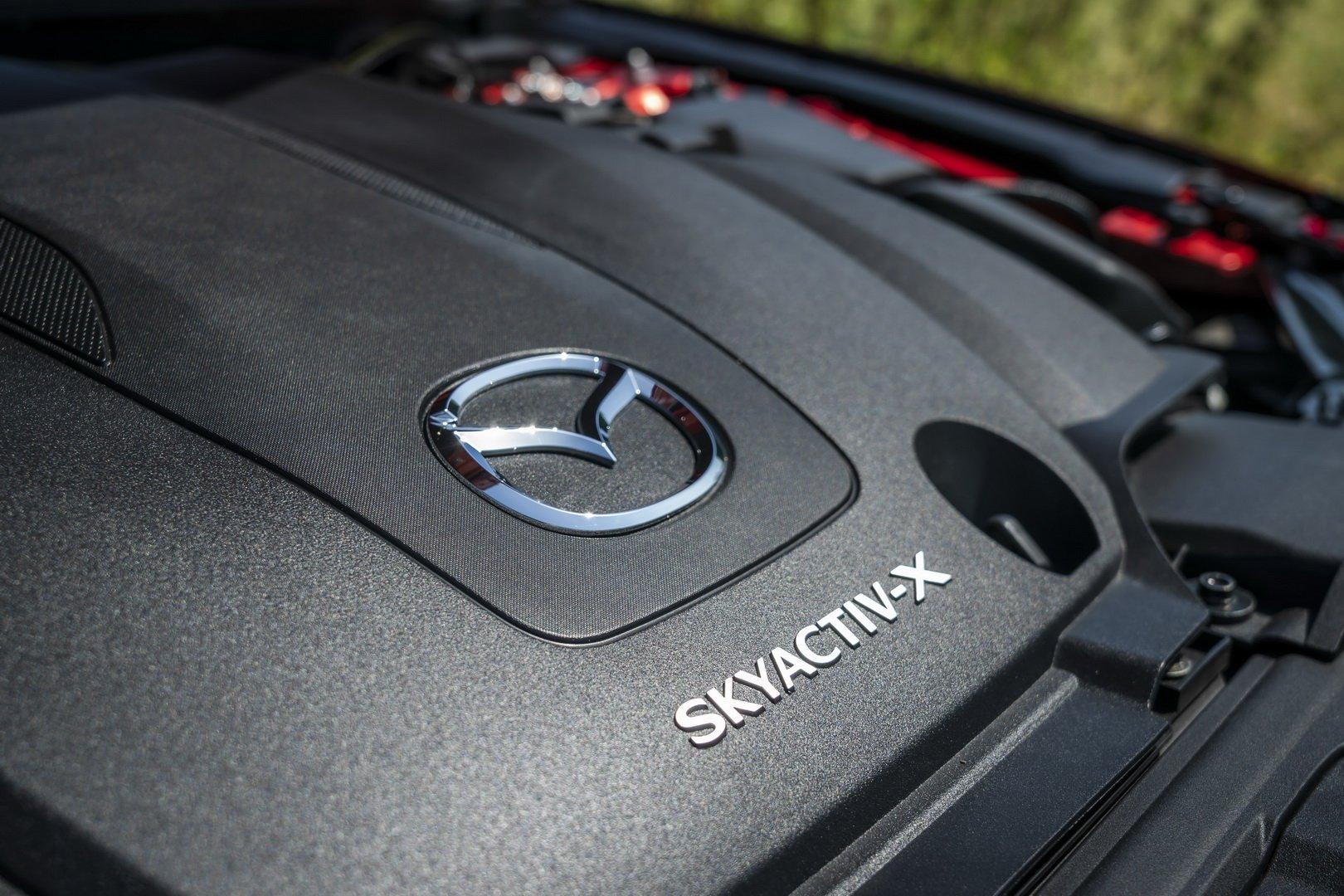 Động cơ của Mazda 3 mới vô cùng mạnh mẽ. Ảnh: internet
