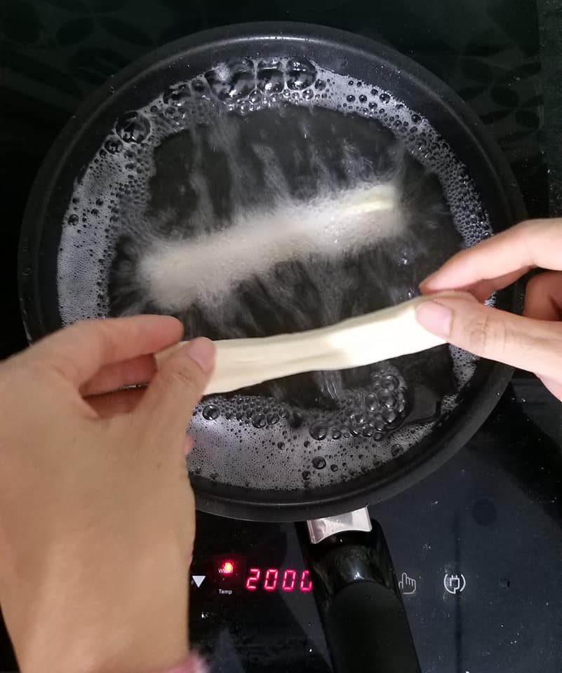 Cách làm quẩy nóng giòn