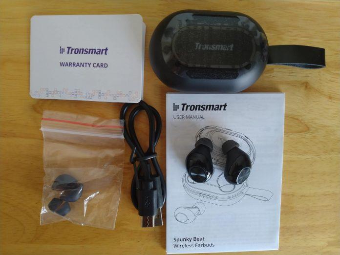 Fullbox tai nghe Bluetooth Tronsmart Spunky Beat (ảnh : BlogAnChoi).