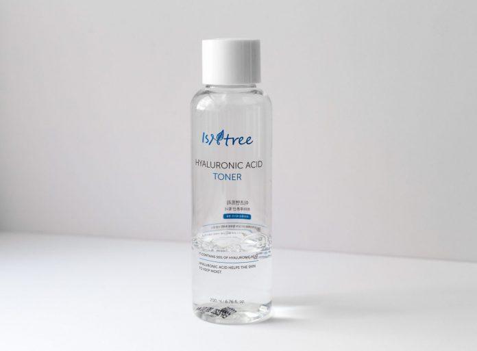 Toner Isntree chứa Chiết xuất cây hoa tiêu Nhật Bản giúp làm dịu da rất tốt. (Nguồn: Interner).