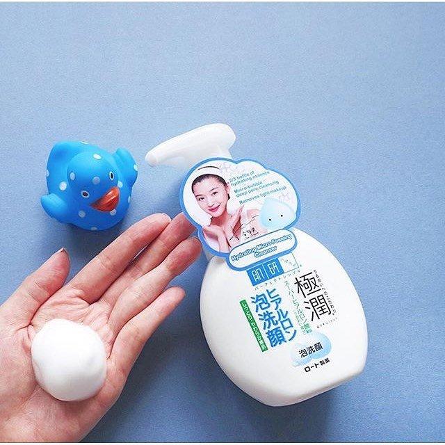 Review sữa rửa mặt tạo bọt Hada Labo Gokujyun Foaming Cleanser: Làm sạch cho da mùa đông