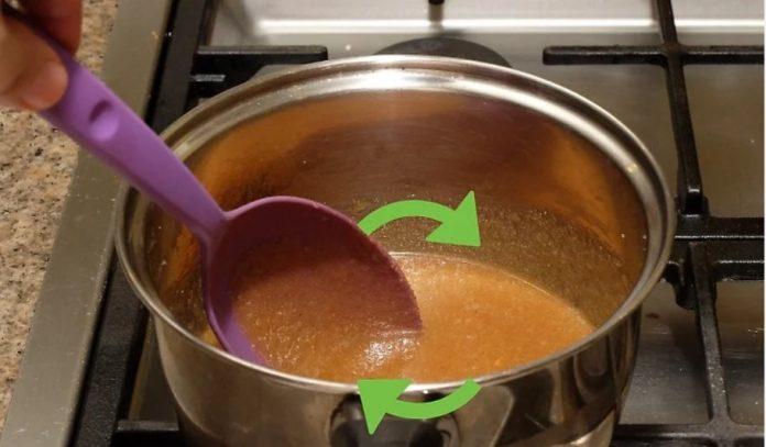 Khuấy đều tay và đun tiếp trong khoảng 5 phút (Ảnh: Internet)