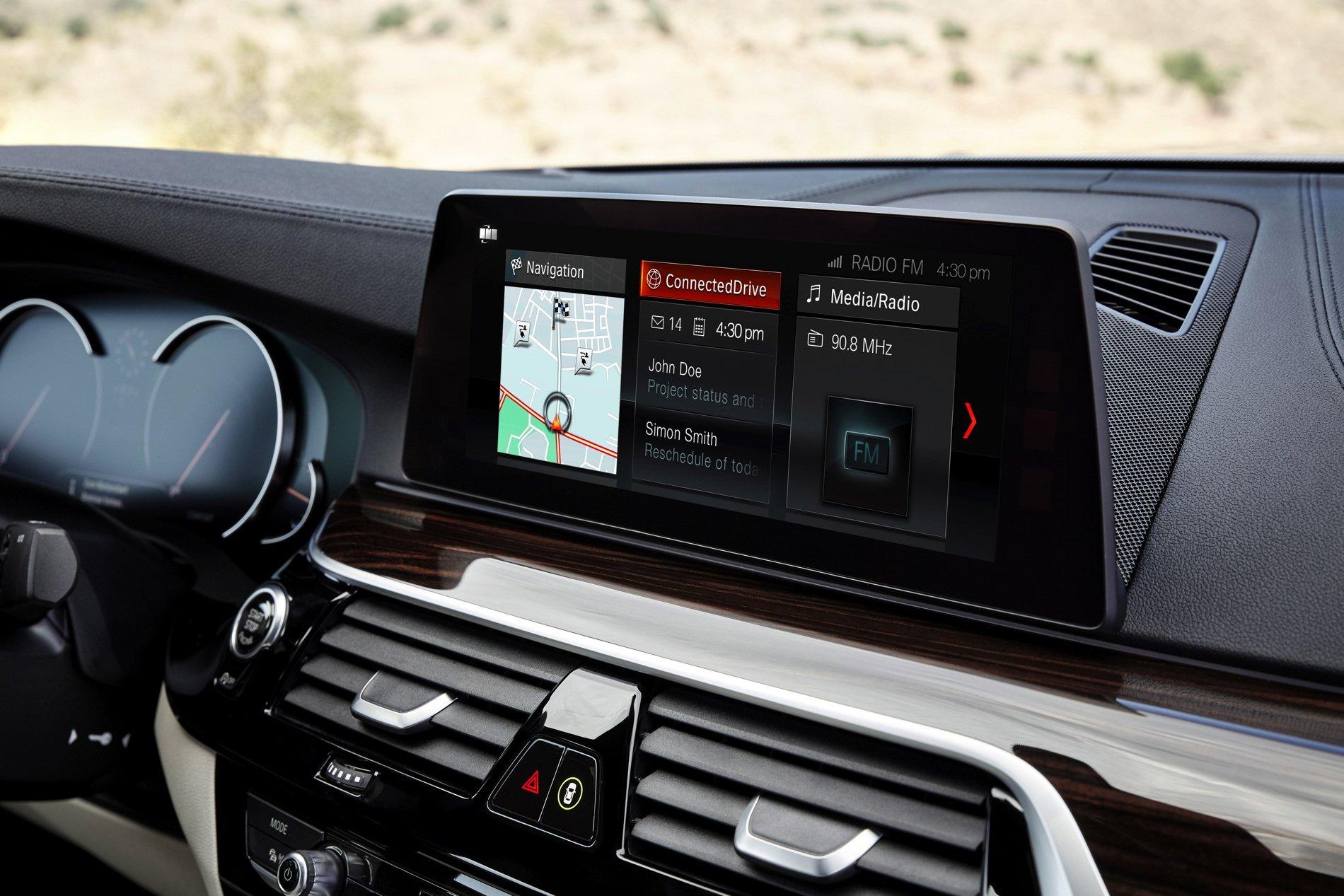 Hệ thống thông tin giải trí BMW iDrive. Ảnh: internet