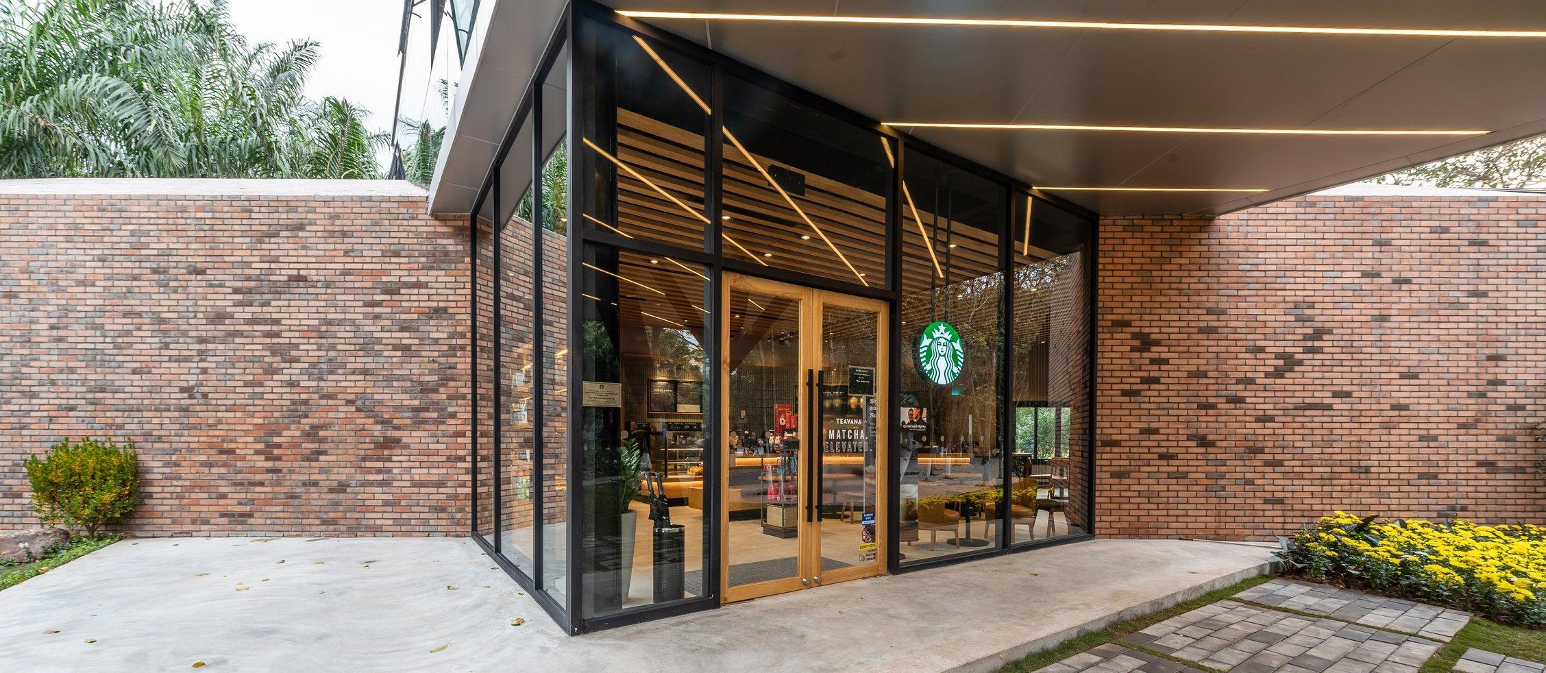 không gian Starbucks Ecopark
