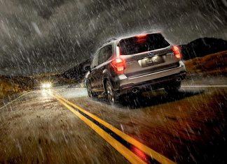 Xe gầm cao đi trong mùa mưa