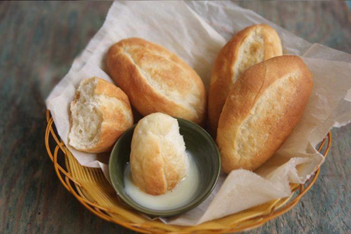 Bánh mì chấm sữa