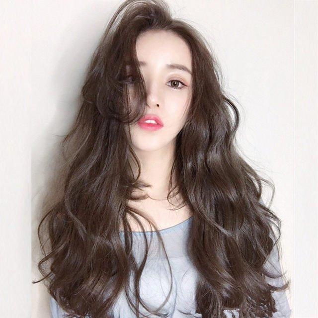 Màu nâu lạnh giúp tôn lên các đường nét trên gương mặt (Ảnh: Internet)