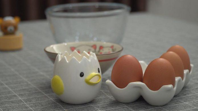 Dụng cụ tách lòng đỏ trứng độc lạ của anh chàng Nino (Nguồn: FB Nguyễn Duy Hoàng)