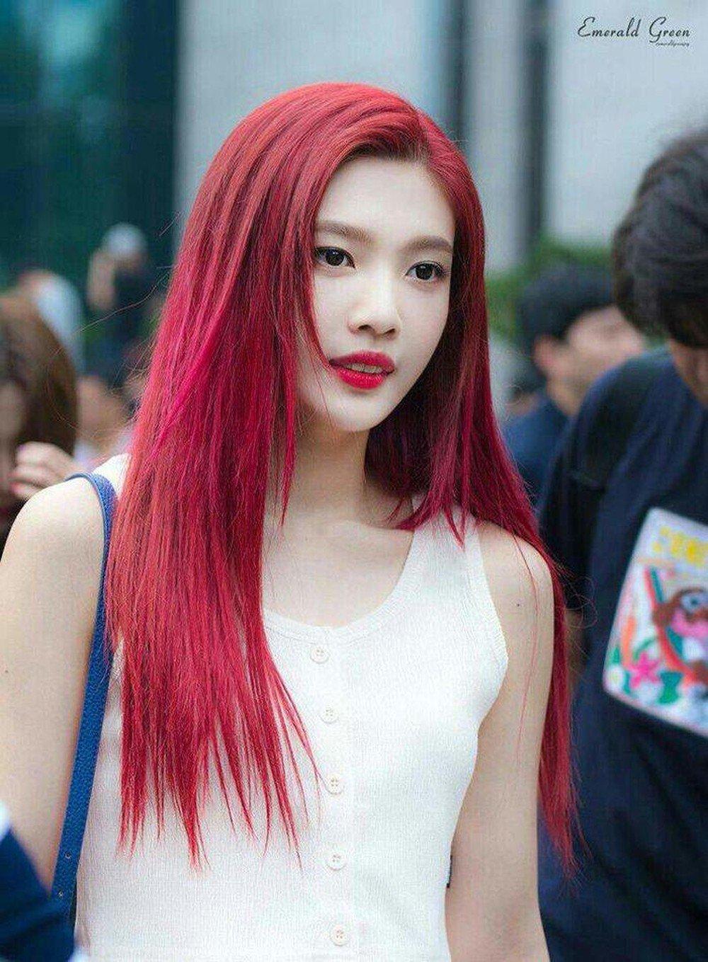Tóc đỏ cực kỳ hợp với Joy (Red Velvet) (Ảnh: Internet)