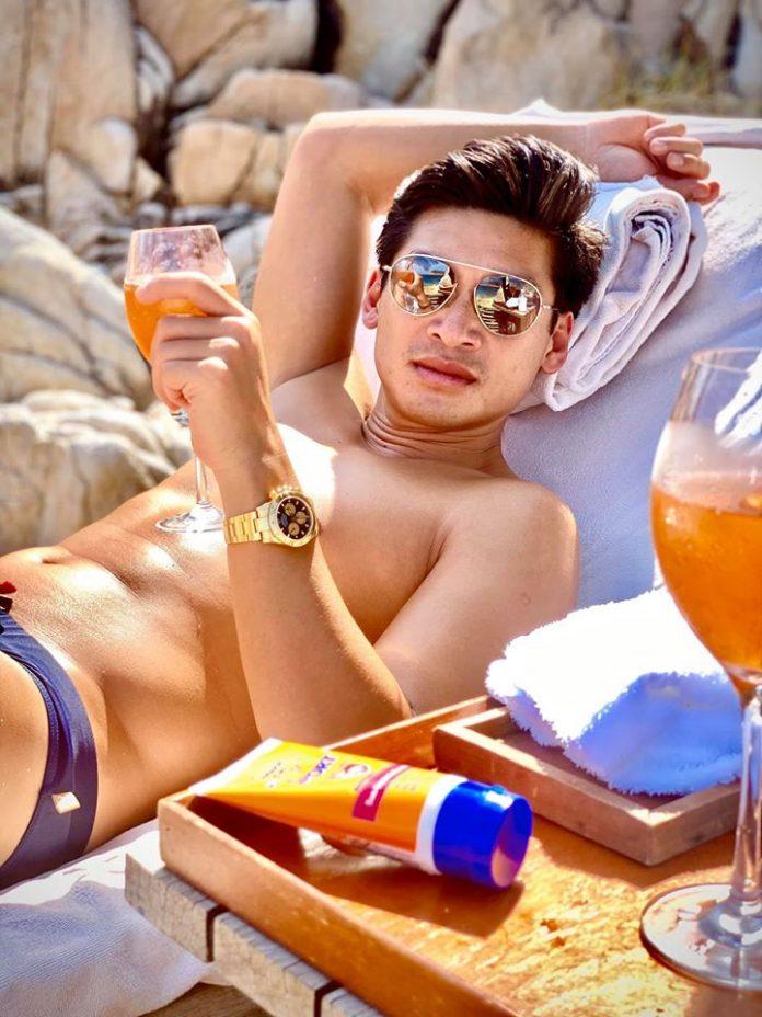 Trên facebook của NTK Quách Thái Công nếu không phải ảnh nội thất, ảnh công việc thì chính là ảnh của Huy Phan. (Ảnh: Internet)