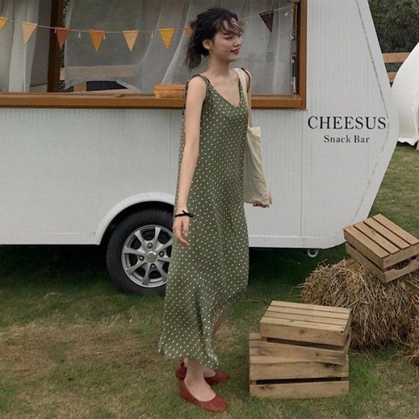 Váy hai dây! Kiểu váy cực xinh mà các nàng phải có trong mùa hè này.(Ảnh: Internet) Váy hai dây! Kiểu váy cực xinh mà các nàng phải có trong mùa hè này.(Ảnh: Internet)