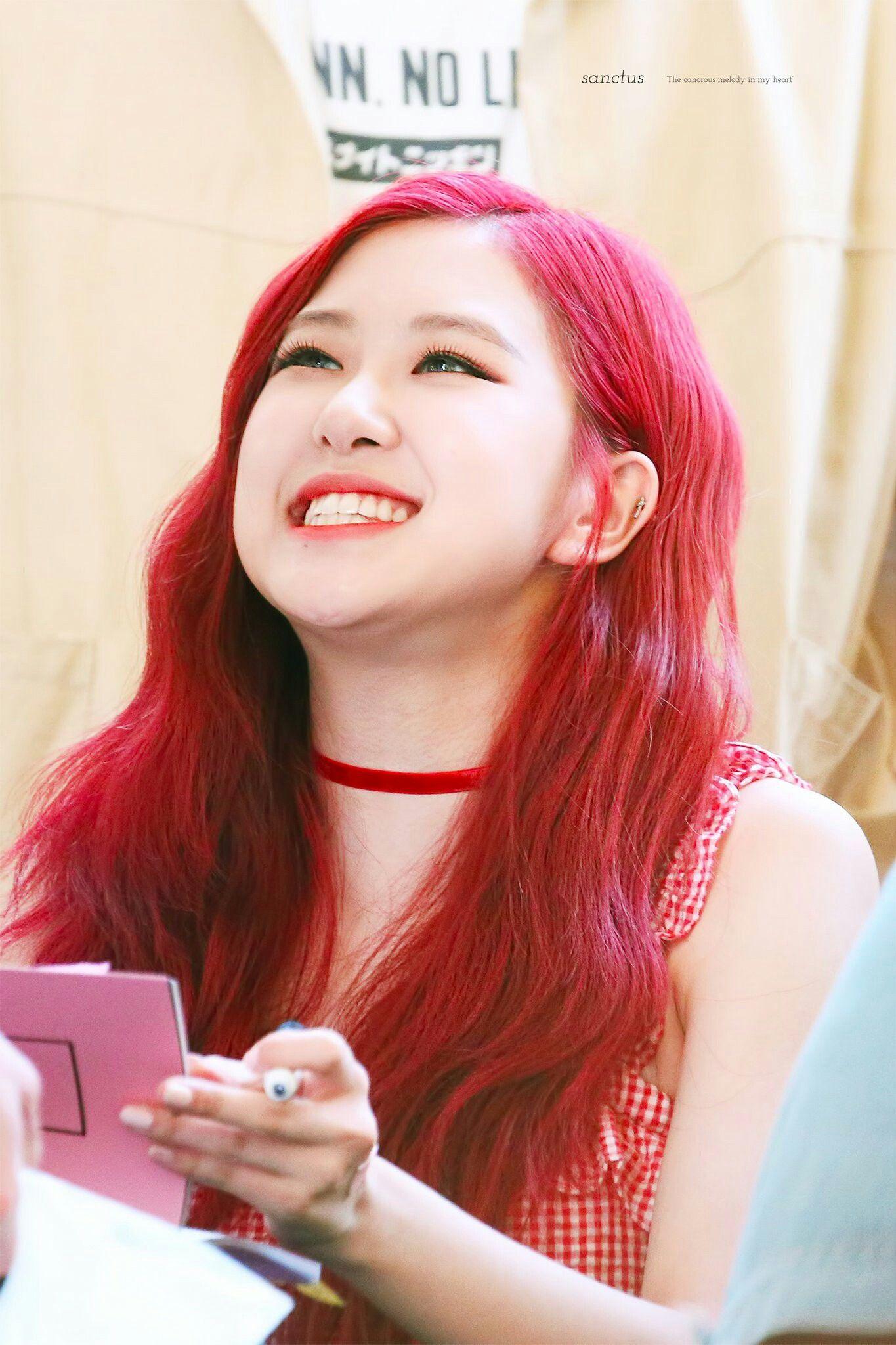 Màu tóc đỏ cực hợp với nàng Rosé nhóm nhạc nữ Black Pink. (Ảnh: Internet)