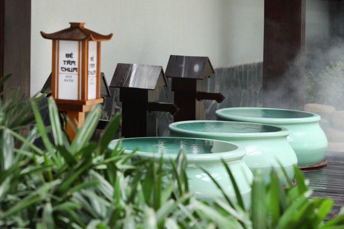 Bể tắm chum tại Yoko Onsen Quang Hanh ( nguồn: Internet )