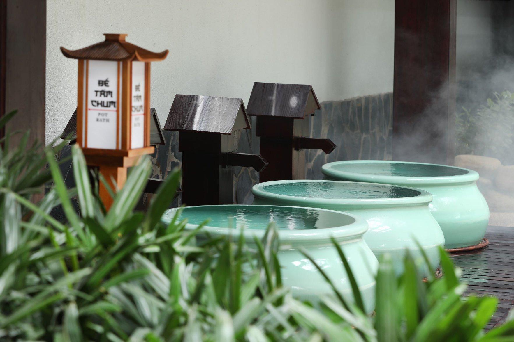 Bể tắm chum tại Yoko Onsen Quang Hanh ( nguồn: Internet )