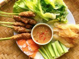 Thành phẩm là những chiếc nem lụi vàng ươm, dậy mùi thơm quyến rũ. (Ảnh: BlgogAnChoi)