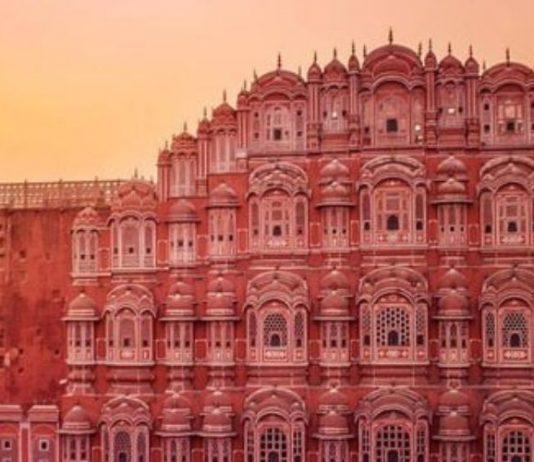 Du lịch Ấn Độ: “Cung điện gió” Hawa Mahal thơ mộng sắc hồng Cung điện Hawa Mahal