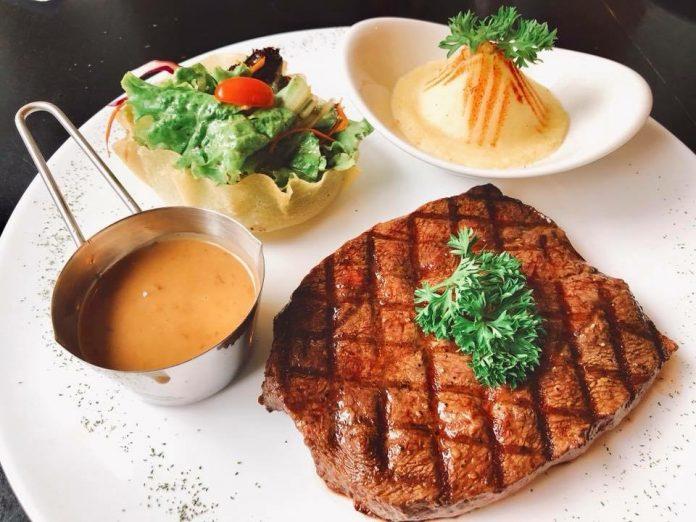 Beefsteak có hương vị rất đậm đà (Nguồn: Facebook Topping Beef)