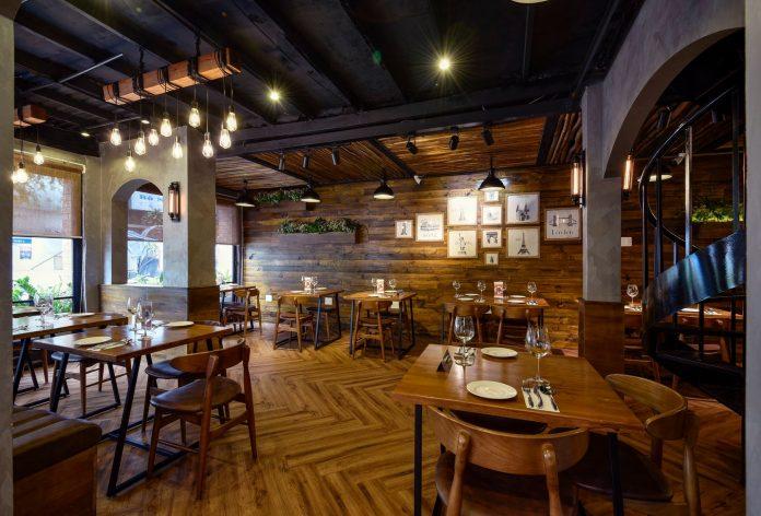 Topping Beef là quán có phong cách khá sang trọng (Nguồn: Facebook Topping Beef)