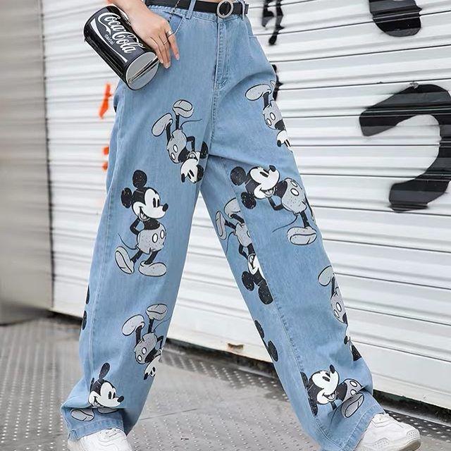 Kiểu quần có in/thêu họa tiết bạn nên tránh nếu không muốn trở thành tâm điểm bàn tán