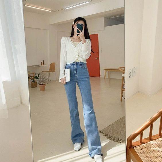 Jeans ống loe đích thị là "vũ khí" hack dáng đỉnh cao cho mọi cô nàng Jeans ống loe đích thị là "vũ khí" hack dáng đỉnh cao cho mọi cô nàng