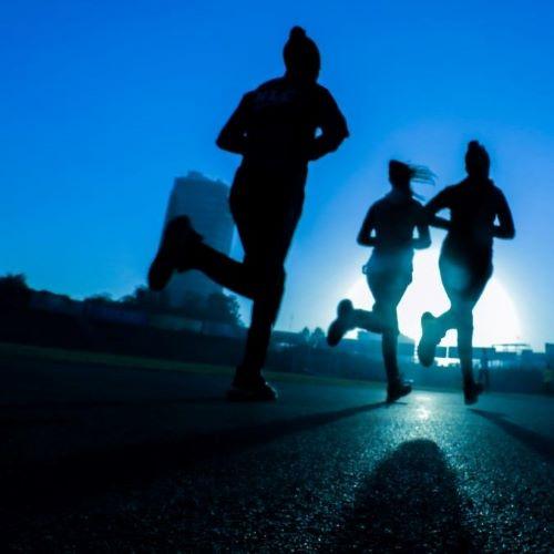 Ăn 1-2 tiếng trước hoặc sau khi tập