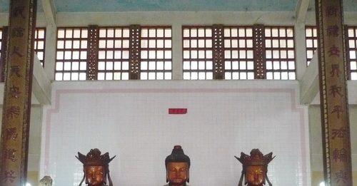 3 pho tượng Tây Phương Tam Thánh trong chùa Thiên Vương Cổ Sát ( nguồn: Internet )